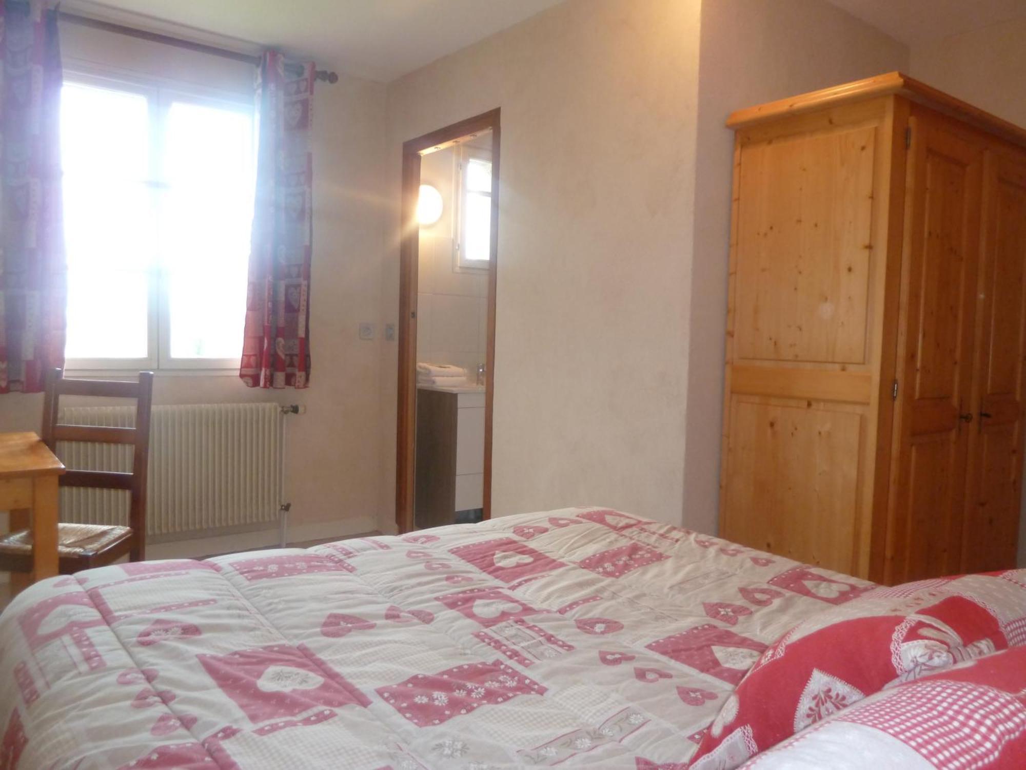 Auberge Le Sillet Longcochon Room photo